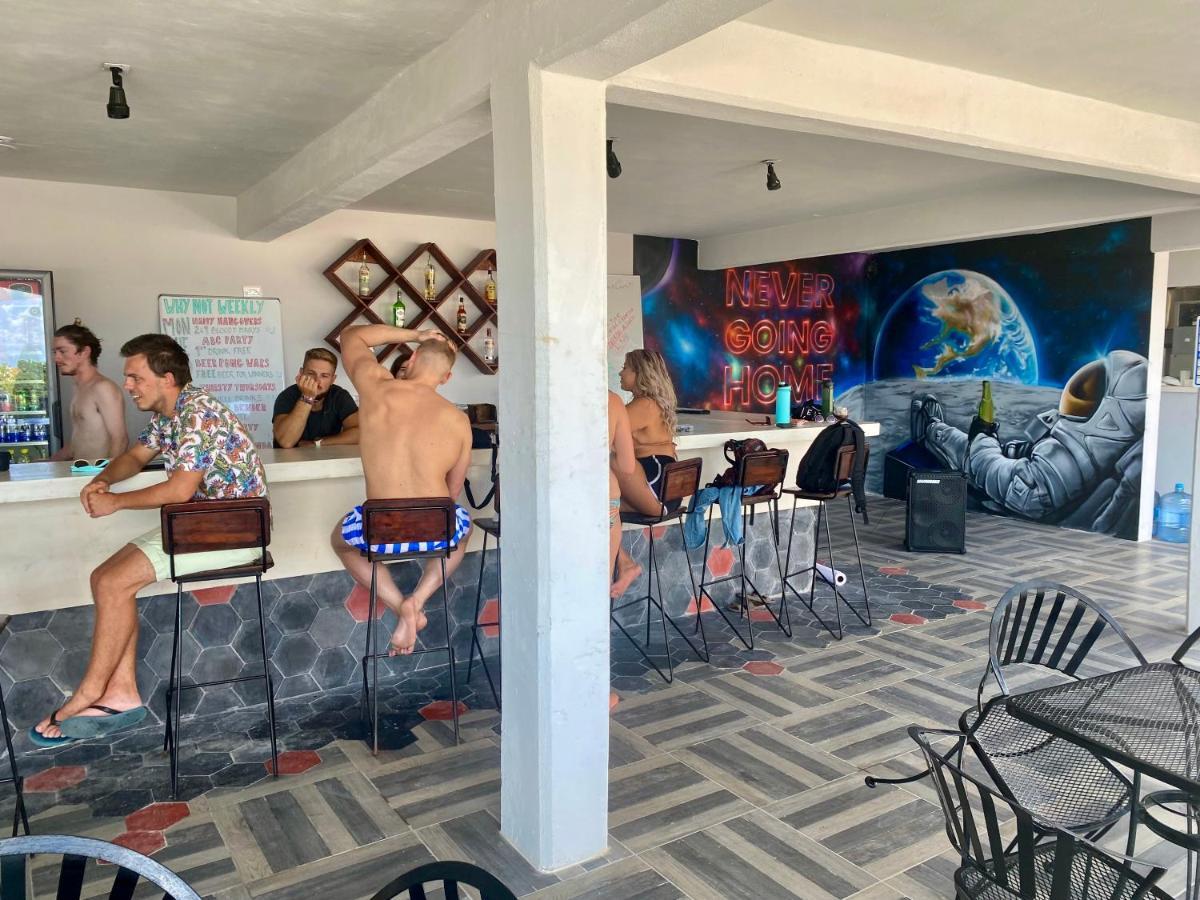 Why Not Rooftop Party Hostel Playa del Carmen Exterior photo
